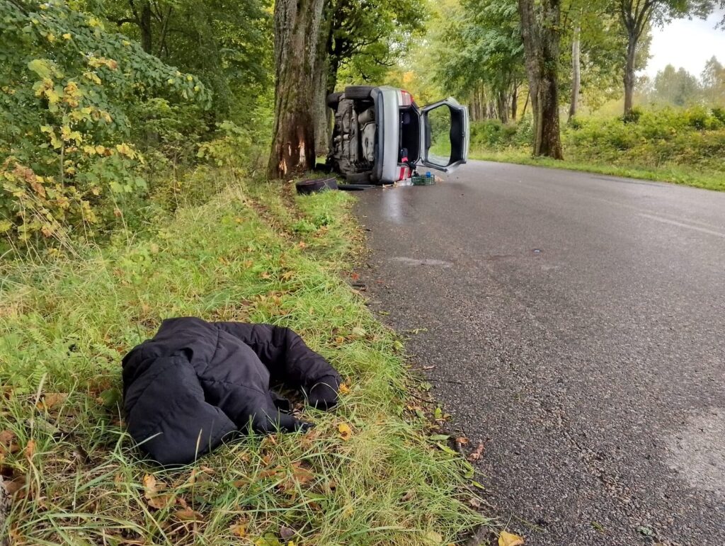 Wypadek na drodze wojewódzkiej 527 w gminie Morąg 7 Wypadek Na Drodze Wojewódzkiej 527 W Gminie Morąg/ Autor: Asp. Wiktor Marchlewicz