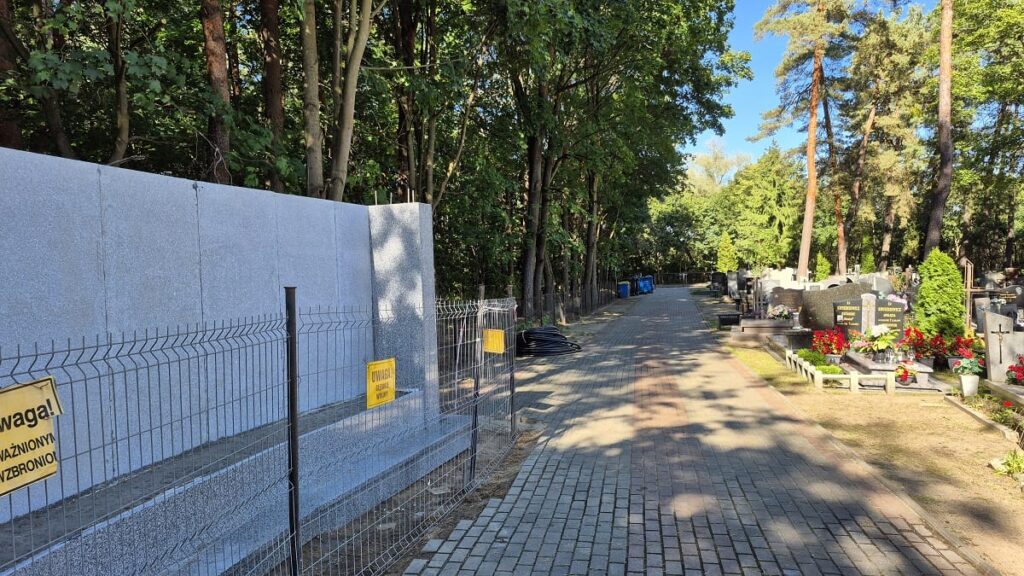 Pierwsze W Budowie A Kolejne W Planach. Na Cmentarzu Przy Chrobrego Będzie 7 Kolumbariów