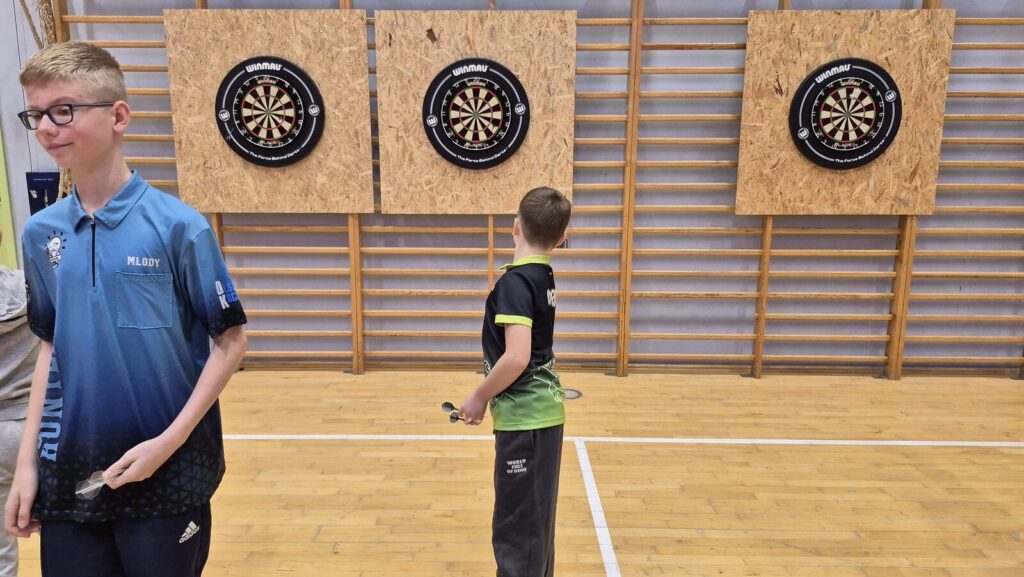 Michał Bielicki wygrał ostatnie Grand Prix Darta, a Łukasz Kowalkowski zgarnął główną nagrodę wartą 1000 złotych! 3 Michał Bielicki Wygrał Ostatnie Grand Prix Darta.
