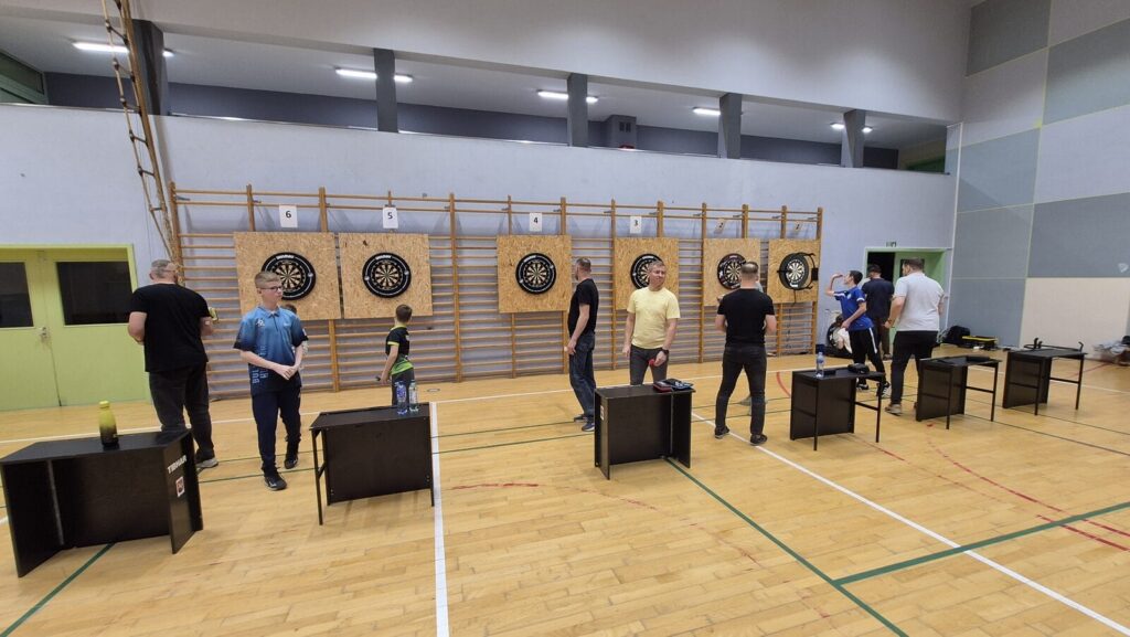 Michał Bielicki wygrał ostatnie Grand Prix Darta, a Łukasz Kowalkowski zgarnął główną nagrodę wartą 1000 złotych! 10 Michał Bielicki Wygrał Ostatnie Grand Prix Darta.