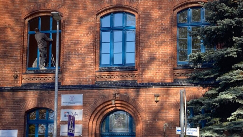 Remont parafii ewangelickiej w Ostródzie. Będzie nowa sala nabożeństw 23 Remont parafii ewangelickiej w Ostródzie.