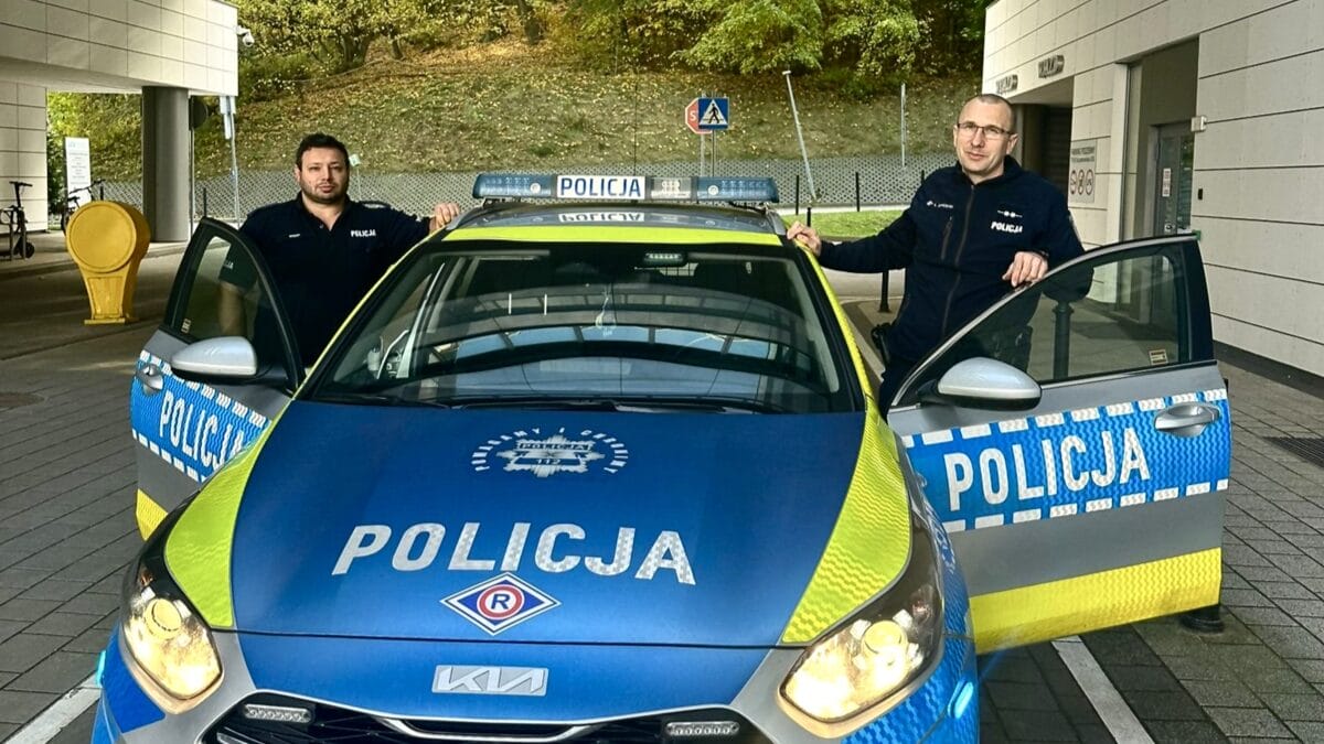 Serce do przeszczepu dojechało na czas - pomogli policjanci z Ostródy! 1 Serce Do Przeszczepu Dojechało Na Czas - Pomoli Policjanci Z Ostródy!