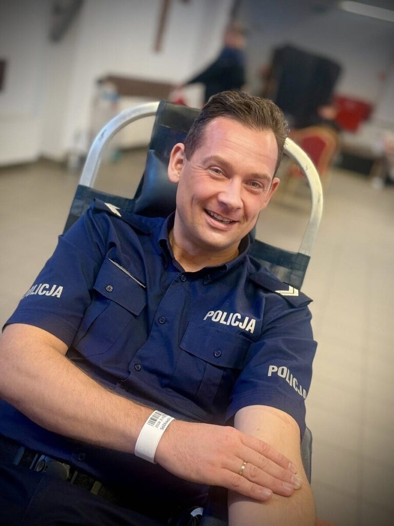 Bezpieczna akcja krwiodawstwa. Wśród dawców policjanci 5 Bezpieczna Akcja Krwiodawstwa. Wśród Dawców Policjanci