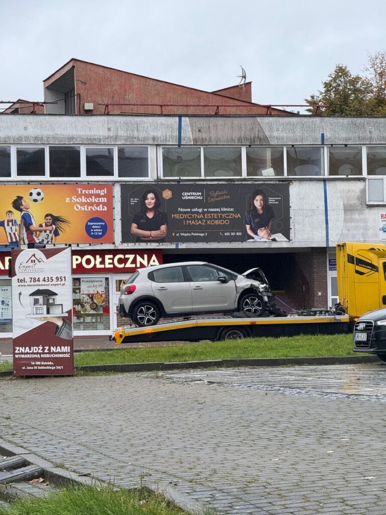 Poranna kolizja w Ostródzie. Osobówka wjechała w ciężarówkę! 6 Poranna Kolizja W Ostródzie. Policja Apeluje O Ostrożną Jazdę!