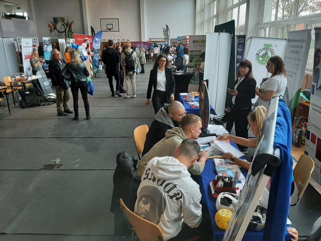 Praca jest tylko trzeba jej poszukać 4 Praca Jest Tylko Trzeba Jej Poszukać