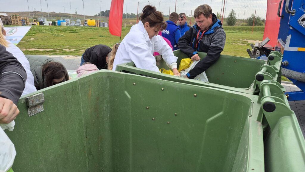 Butelki I Słoiki Trafiły Do Recyklingu. Wielka Zbiórka Szkła W Ostródzie!