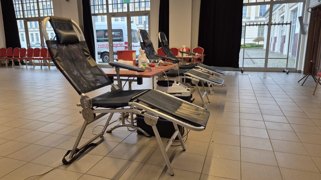 Krwiodawcy wolą poniedziałki od piątków. Podsumowanie listopadowej akcji 14 Krwiodawcy wolą poniedziałki od piątków. Podsumowanie listopadowej akcji