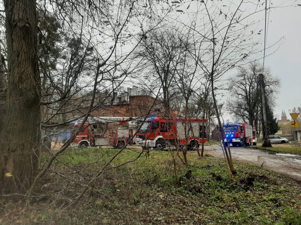 Pożar butli z gazem w budynku przy ulicy Garnizonowej w Ostródzie 3 Pożar Butli Z Gazem W Budynku Przy Ulicy Garnizonowej W Ostródzie