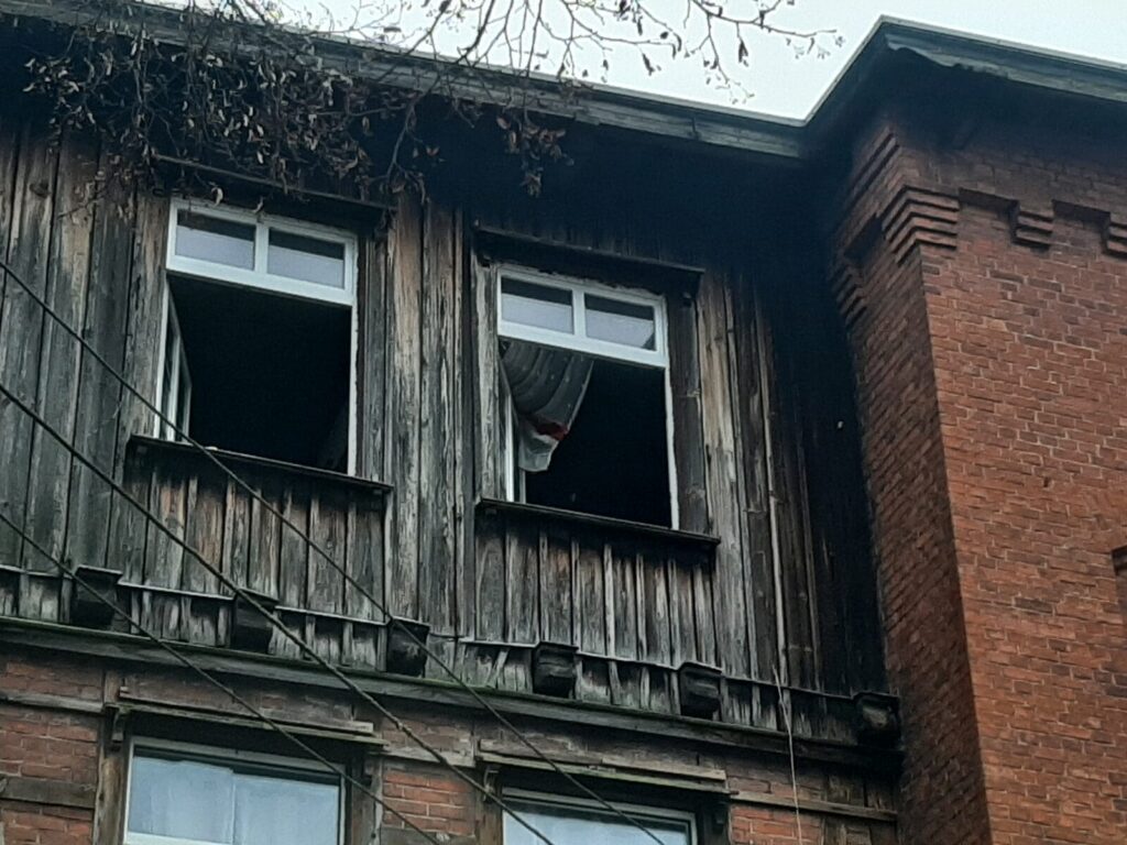 Pożar butli z gazem w budynku przy ulicy Garnizonowej w Ostródzie 4 Pożar Butli Z Gazem W Budynku Przy Ulicy Garnizonowej W Ostródzie