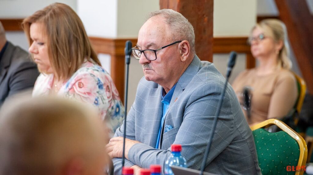 Gmina Ostróda: Fijas traci cierpliwość – opozycja zatrzymuje jego projekt spółki 6 Gmina Ostróda -Radny Dominik Serafin