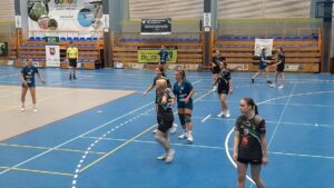 Są pierwsze punkty ostródzkich szczypiornistek! BIOLAB PLAY Ostróda wygrywa z HT FENIX Bydgoszcz 34–31 16 Biolab Play Ostróda