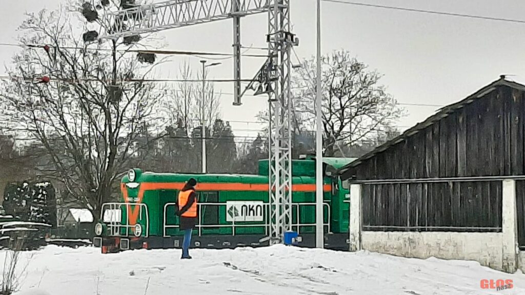 Lokomotywa wypadła z szyn przy dworcu w Ostródzie – co się stało? 3 Lokomotywa