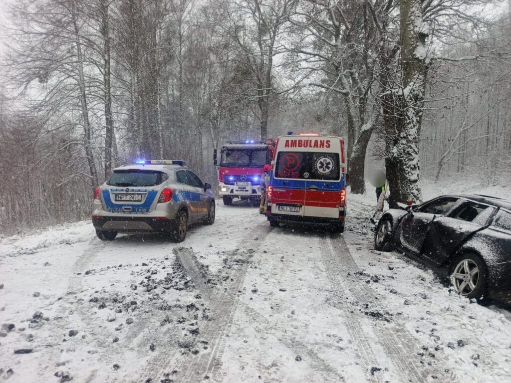 Wypadki I Kolizje Po Pierwszych Opadach Śniegu W Powiecie Ostródzkim