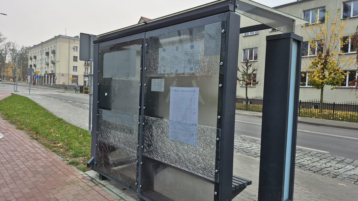 Wandale W Ostródzie Upatrzyli Sobie Przystanki Autobusowe