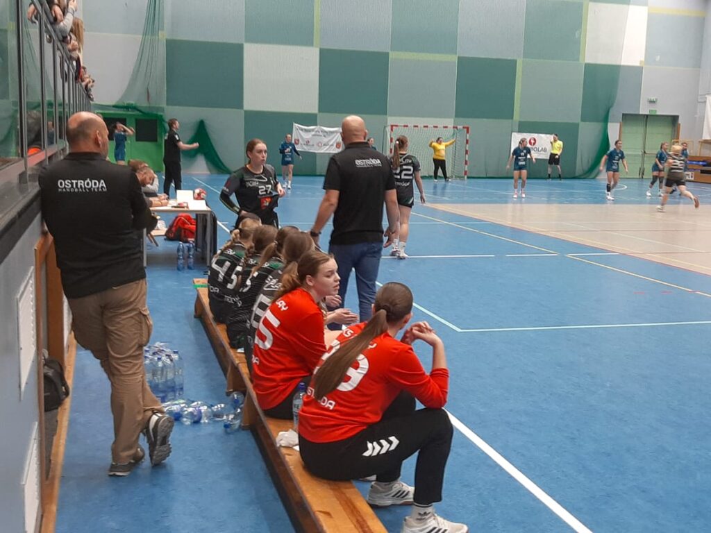 Są pierwsze punkty ostródzkich szczypiornistek! BIOLAB PLAY Ostróda wygrywa z HT FENIX Bydgoszcz 34–31 2 Play Ostróda