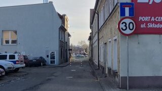 Ulica Reymonta w Ostródzie zaślepiona. "Za wąsko"