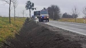 Wojskowy Arsenał Pocisków Ukryty W Rowie Drogi Wojewódzkiej 542