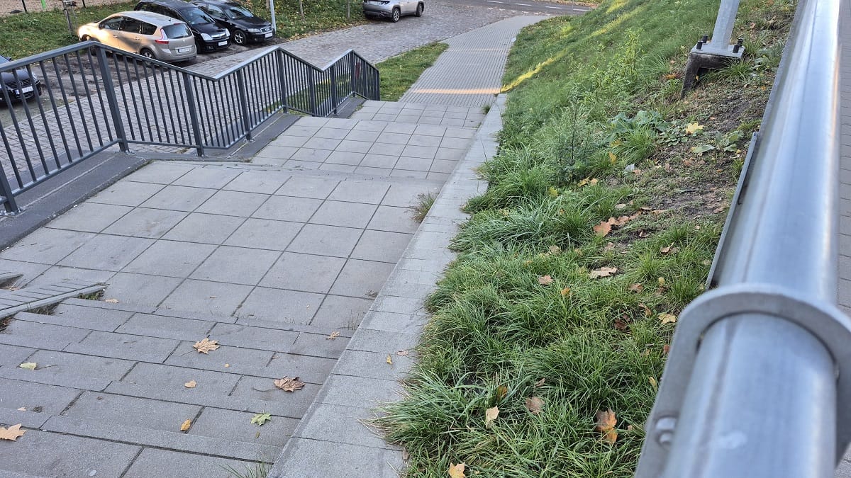 Ostróda: Balustrada przy schodach na wiadukt będzie do 28 listopada 1 Balustrada Przy Schodach Na Wiadukt Będzie Do 28 Listopada