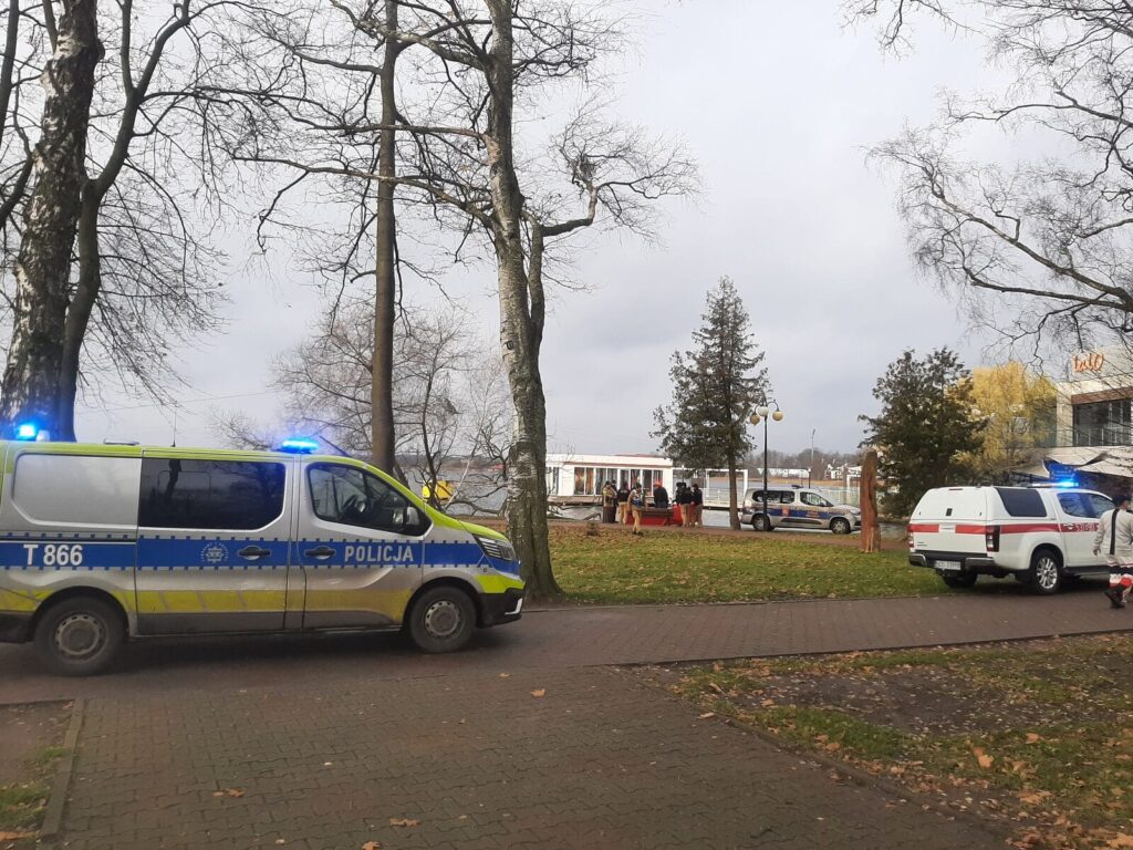 Ciało mężczyzny w ujściu Drwęcy. Makabryczne odkrycie przy jeziorze Drwęckim w Ostródzie 8 Ciało Mężczyzny W Ujściu Drwęcy