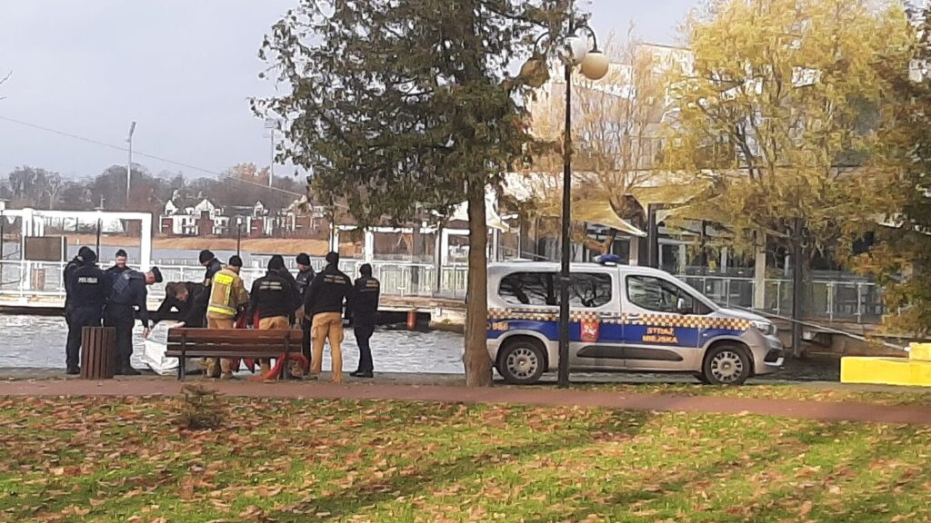 Policja zidentyfikowała mężczyznę, który utonął w jeziorze Drwęckim 20 Policja zidentyfikowała mężczyznę, który utonął w jeziorze Drwęckim