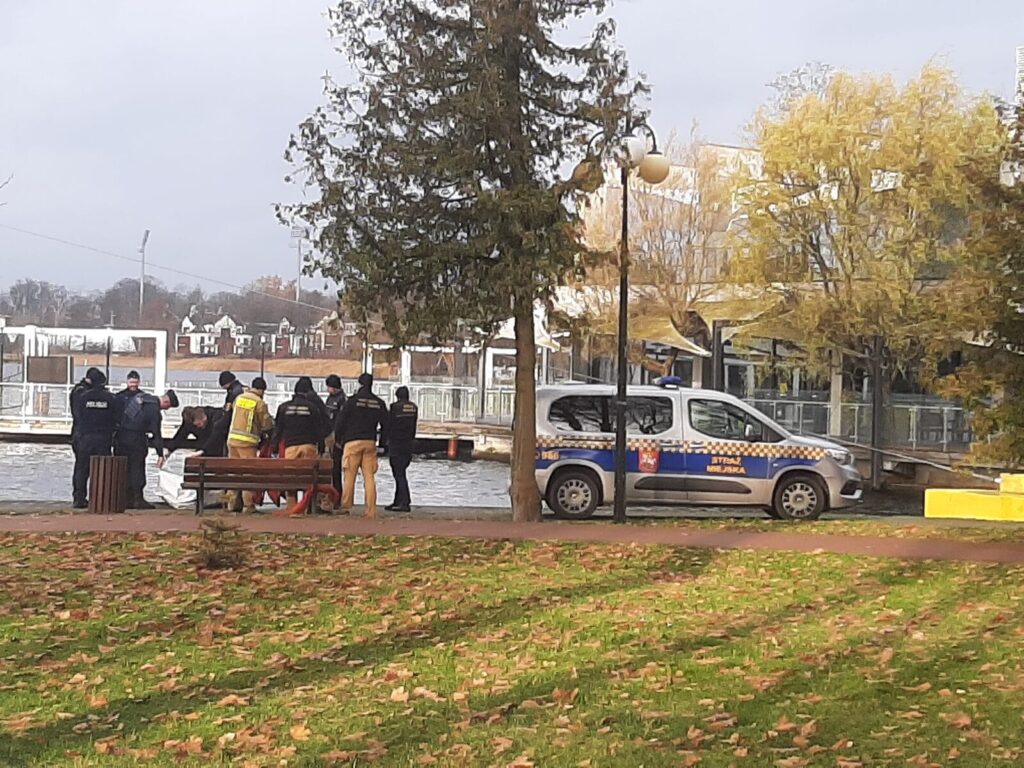 Ciało mężczyzny w ujściu Drwęcy. Makabryczne odkrycie przy jeziorze Drwęckim w Ostródzie 7 Ciało Mężczyzny W Ujściu Drwęcy