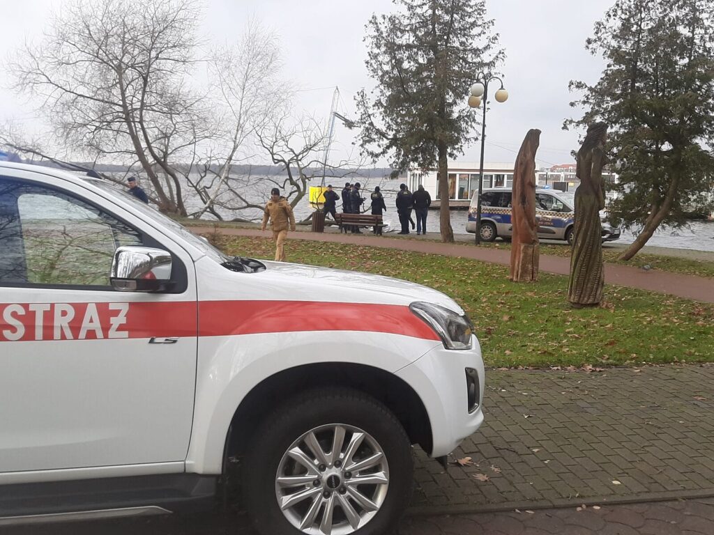 Ciało mężczyzny w ujściu Drwęcy. Makabryczne odkrycie przy jeziorze Drwęckim w Ostródzie 2 Ciało Mężczyzny W Ujściu Drwęcy