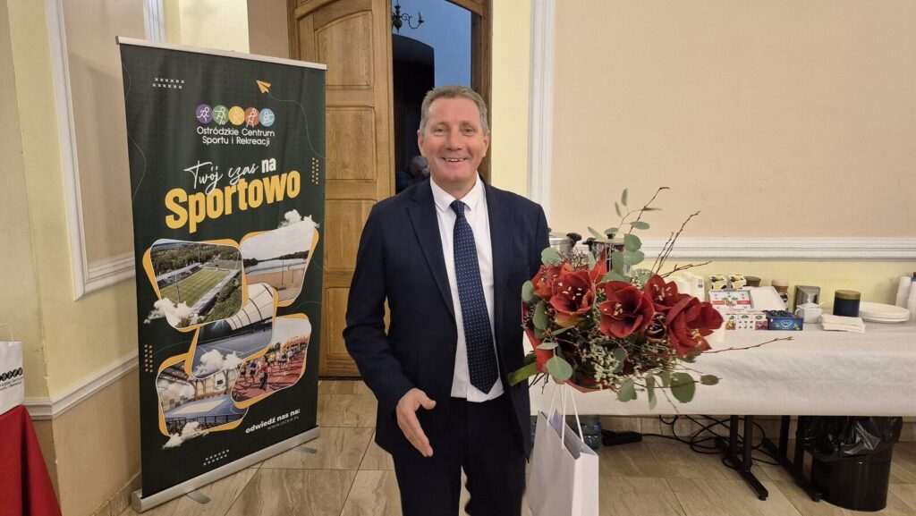 Starosta Wiczkowski dotrzymał słowa - jest barierka przy schodach na wiadukt! 3 Starosta Wiczkowski Dotrzymał Słowa - Jest Barierka Przy Schodach Na Wiadukt!