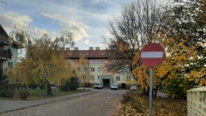 Absurdalny Zakaz Do Likwidacji? - W Obu Kierunkach Od Kauflandu W Chrobrego
