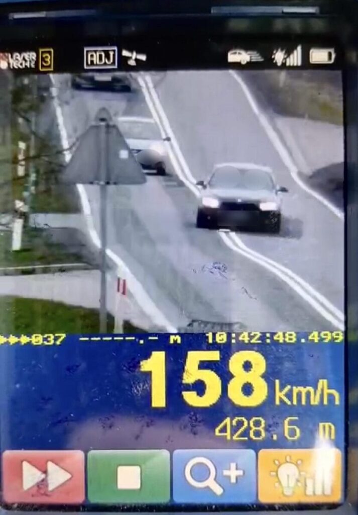 Policyjna grupa speed złapała pirata drogowego. Docisnął gaz w swoim BMW 2 Policyjna Grupa Speed Złapała Pirata Drogowego. Docisnął Gaz W Swoim Bmw