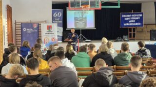 Debata młodego kierowcy w Ekonomiku - "Nie każdy musi mieć prawo jazdy"