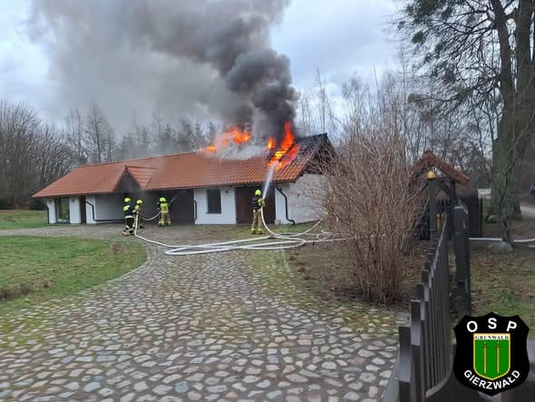 Pożar garażu w Pacółtowie - strażacy gasili na dwa podejścia 4 Pożar Garażu W Pacułtowie - Strażacy Gasili Na Dwa Podejścia