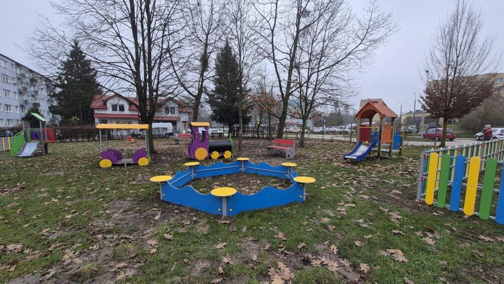 Nowy plac zabaw w Ostródzie. Skorzystają dzieci ze Żłobka i Przedszkola na Chrobrego 4 Nowy Plac Zabaw W Ostródzie. Skorzystają Dzieci Ze Żłobka Na Chrobrego
