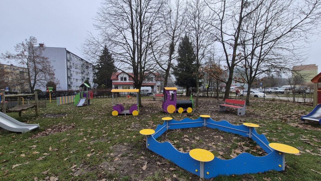 Nowy plac zabaw w Ostródzie. Skorzystają dzieci ze Żłobka i Przedszkola na Chrobrego 3 Nowy Plac Zabaw W Ostródzie. Skorzystają Dzieci Ze Żłobka Na Chrobrego