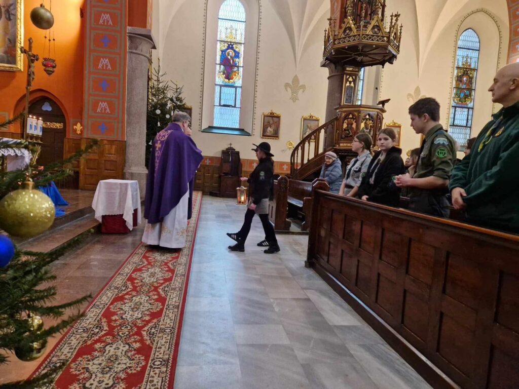 Betlejemskie Światło Pokoju w Ostródzie - wiemy kiedy odebrać symboliczny płomień! 4 Betlejemskie Światło Pokoju W Ostródzie - Wiemy Kiedy Odebrać Symboliczny Płomień!