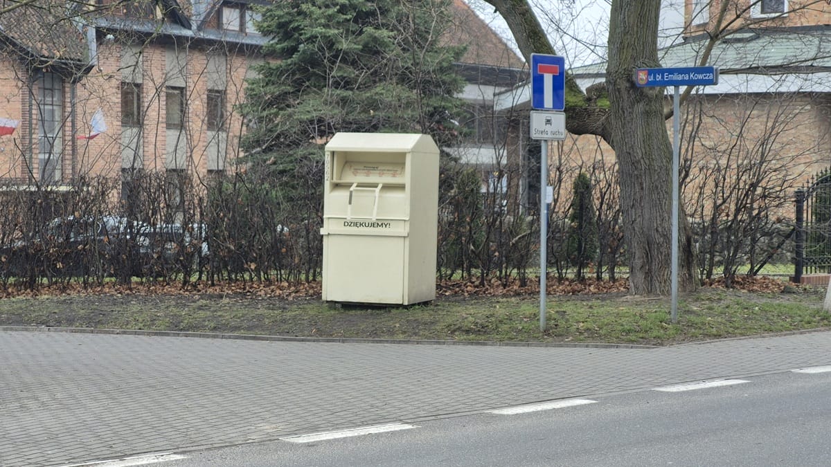 Pojemniki Pck Na Ubrania Znikają Z Ostródy