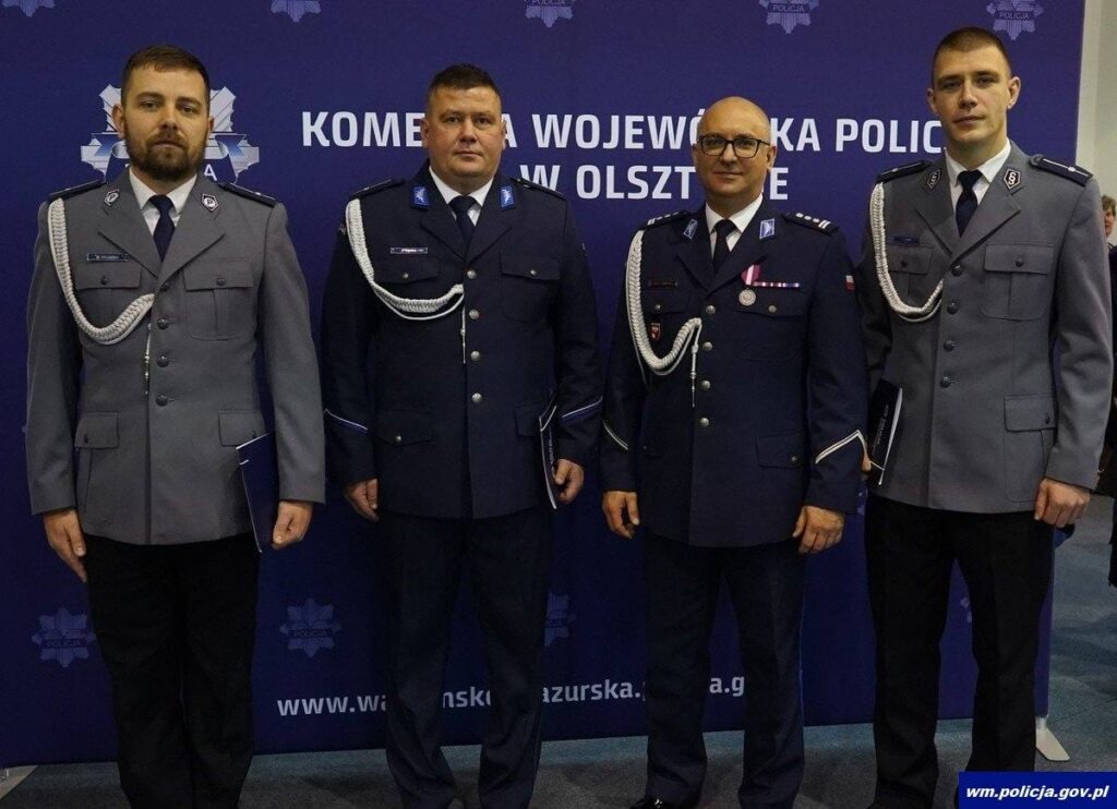 Nowi policjanci w regionie - złożyli ślubowanie 4 Nowi Policjanci W Regionie - Złożyli Ślubowanie