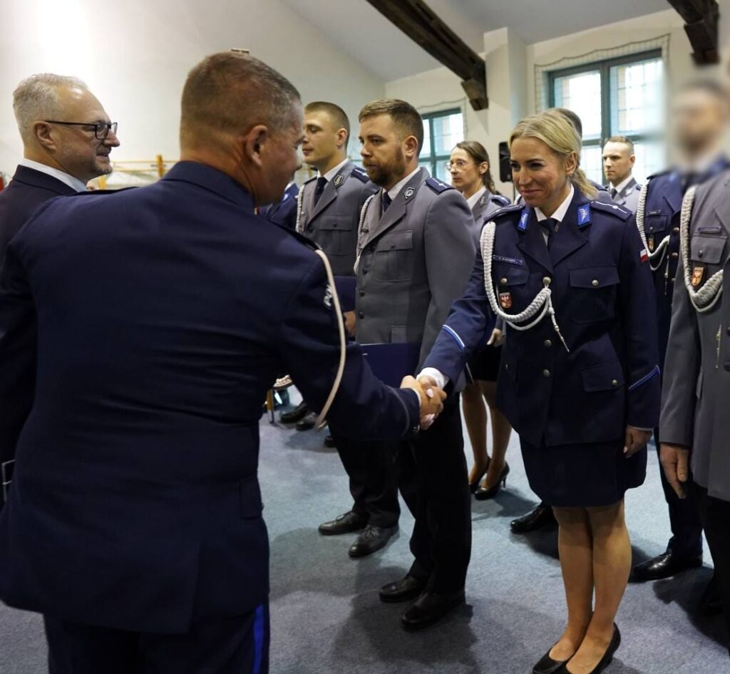 Nowi policjanci w regionie - złożyli ślubowanie 2 Nowi Policjanci W Regionie - Złożyli Ślubowanie