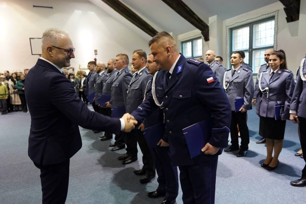Nowi policjanci w regionie - złożyli ślubowanie 3 Nowi Policjanci W Regionie - Złożyli Ślubowanie