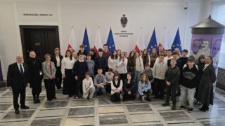 Uczniowie SP5 w Parlamencie — lekcja wiedzy o społeczeństwie