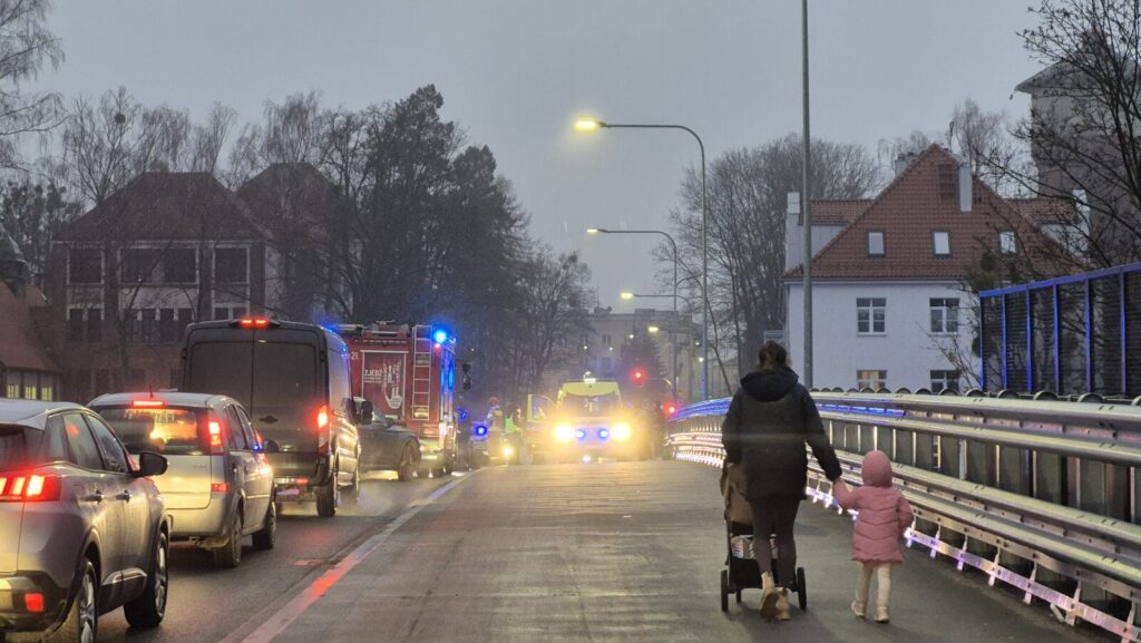 Wypadek Na Wiadukcie W Ostródzie. Spore Utrudnienia O Poranku