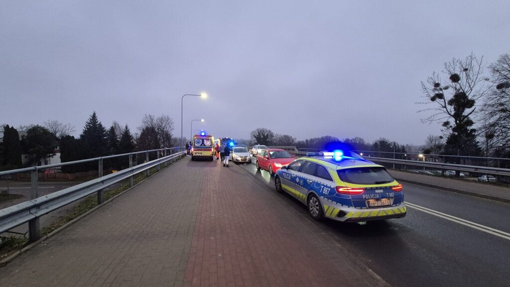 Wypadek Na Wiadukcie W Ostródzie. Spore Utrudnienia O Poranku