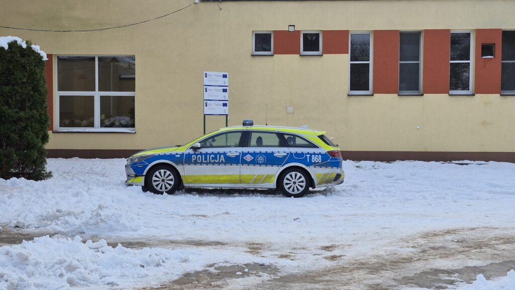 O krok od tragedii. Policjant uratował wychłodzoną kobietę! 3 O Krok Od Tragedii. Policjant Uratował Wychłodzoną Kobietę!
