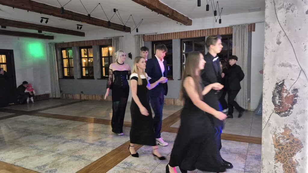 Studniówki 2026 - rozpoczęło się symboliczne odliczanie do matury w powiecie ostródzkim 21 Studniówki 2026 - Rozpoczęło Się Symboliczne Odliczanie Do Matury W Powiecie Ostródzkim