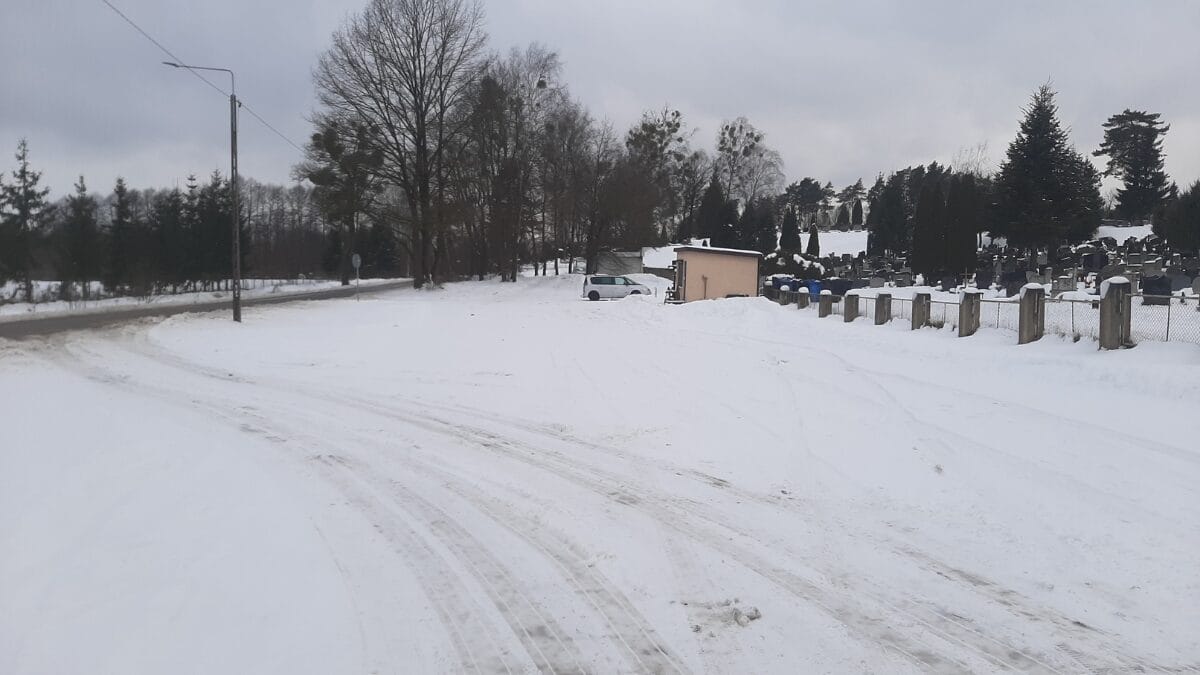 Cmentarz przy ul. Spokojnej w Ostródzie się powiększy. Zniknie parking, a powstaną miejsca na groby 1 Cmentarz Przy Ul. Spokojnej W Ostródzie