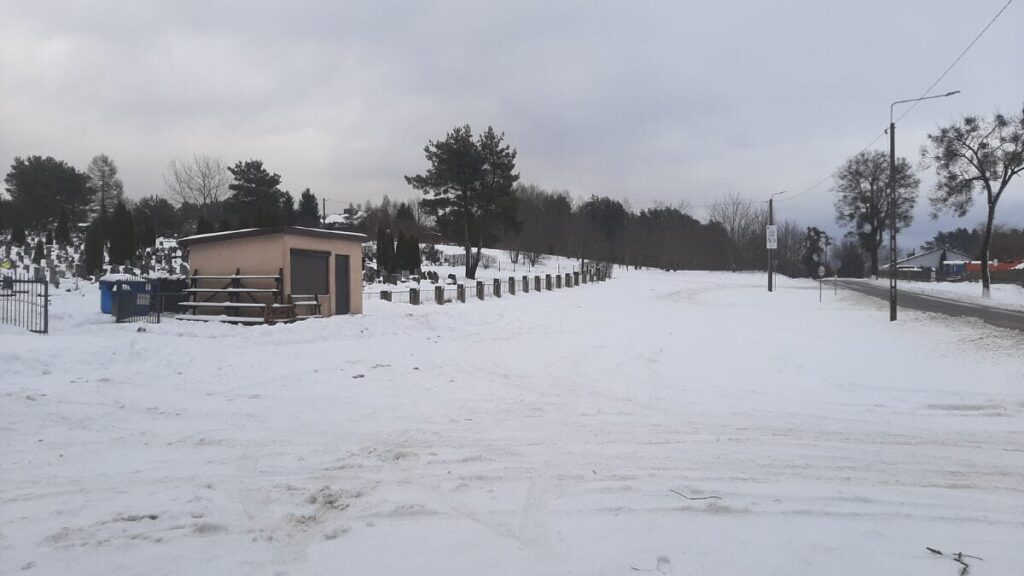 Cmentarz przy ul. Spokojnej w Ostródzie się powiększy. Zniknie parking, a powstaną miejsca na groby 2 Cmentarz Przy Ul. Spokojnej W Ostródzie