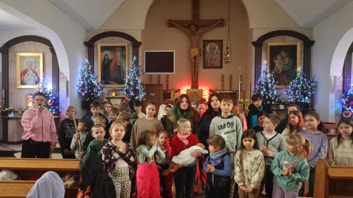 Dzieci zapraszają na swój występ. Jasełka w kościele na osiedlu Plebiscytowym 1 Dzieci Zapraszają Na Swój Występ. Jasełka W Kościele Na Osiedlu Plebiscytowym
