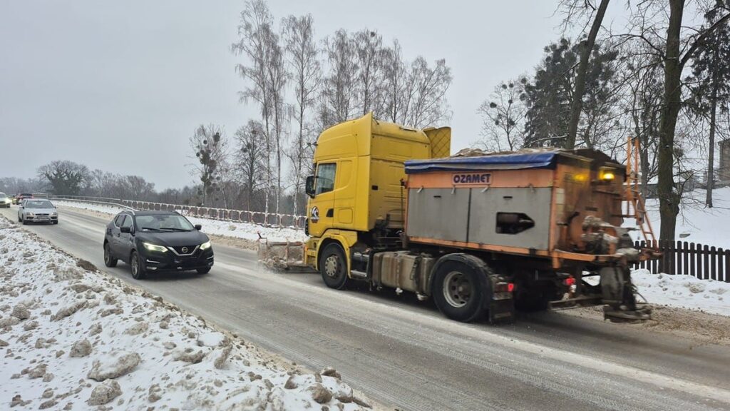 Gołoledź Na Drogach I Chodnikach — Służby Informują O Wypadkach I Kolizjach Na Warmii I Mazurach