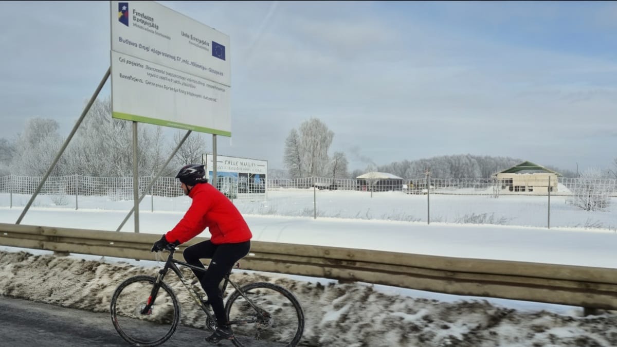 Jechał rowerem po ekspresowej 7 - dostał mandat 1 Jechał Rowerem Po Ekspresowej 7 - Dostał Mandat