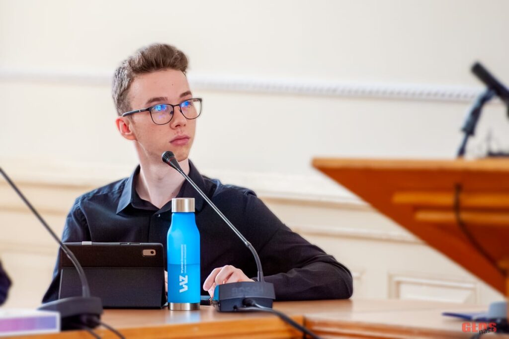Jak pracowali radni Ostródy? Kto zabierał głos, a kto milczał przez 20 miesięcy 6 Jak Pracują Radni - Sebastian Radzimiński