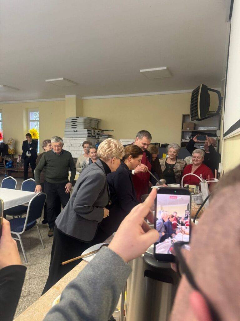 Minister Sprawiedliwości Waldemar Żurek na Warmii i Mazurach — gotował, uczył i debatował 5 Minister Sprawiedliwości Waldemar Żurek Na Warmii I Mazurach — Gotował, Uczył I Debatował